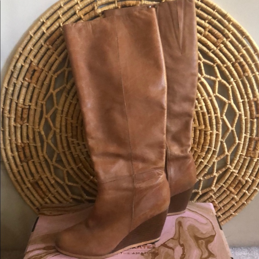 Wedge leather boots